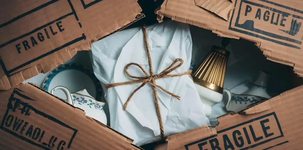 Expert Tips on How to Pack Fragile Items for Moving